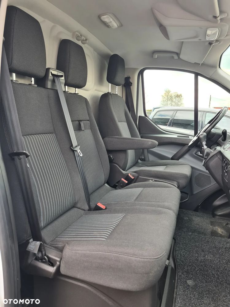 Ford TRANSIT CUSTOM - 13