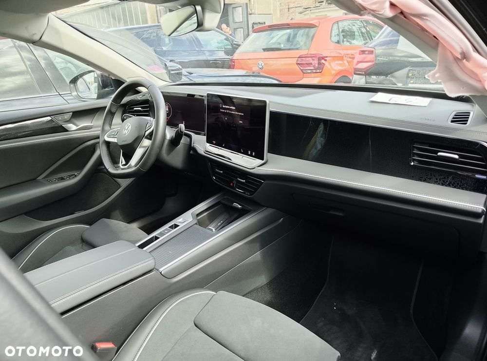 Volkswagen Passat - 11
