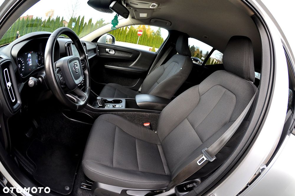 Volvo XC 40 D3 Momentum - 24