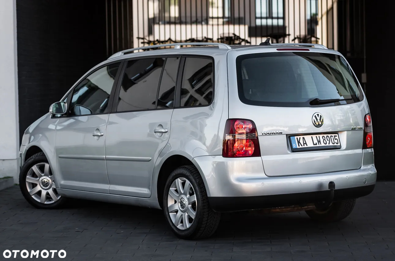 Volkswagen Touran - 9
