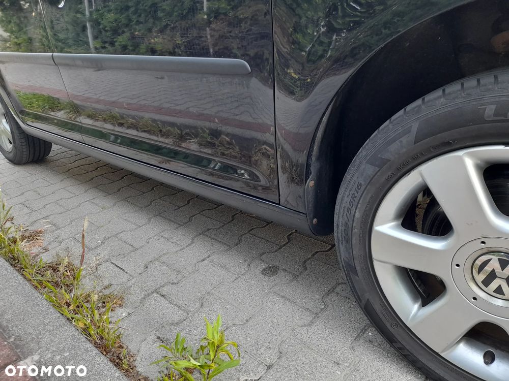 Volkswagen Touran - 13