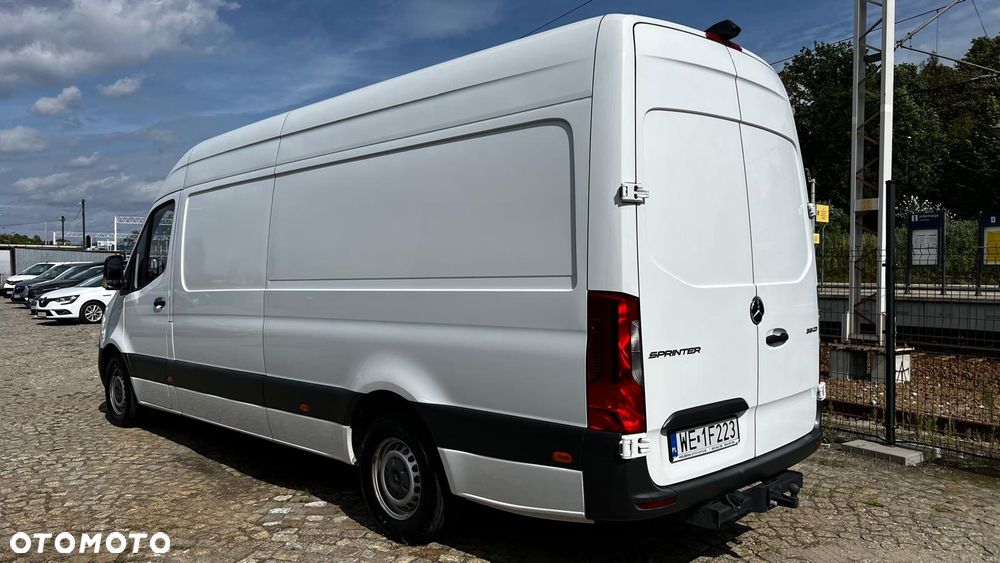 Mercedes-Benz Sprinter 319 - 7