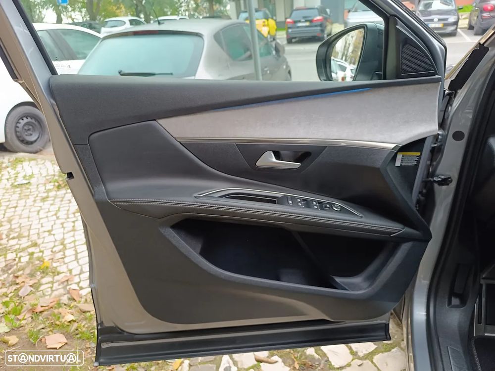 Peugeot 5008 PureTech 130 EAT8 Stop & Start GT - 10