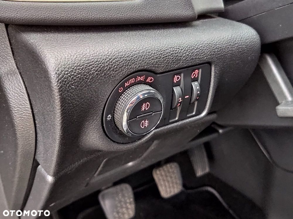 Opel Astra 1.4 Turbo Exklusiv - 24