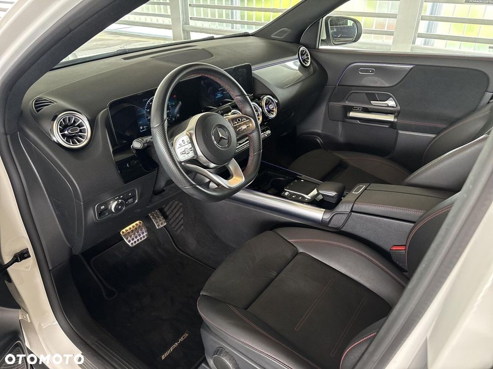 Mercedes-Benz GLA - 13