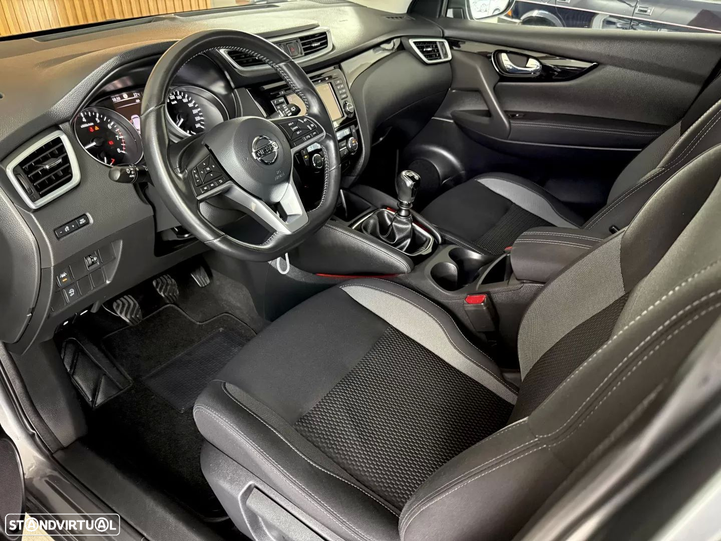 Nissan Qashqai 1.2 DIG-T N-Connecta - 28