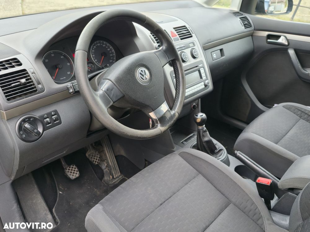 Volkswagen Touran 1.9 TDI Conceptline - 18