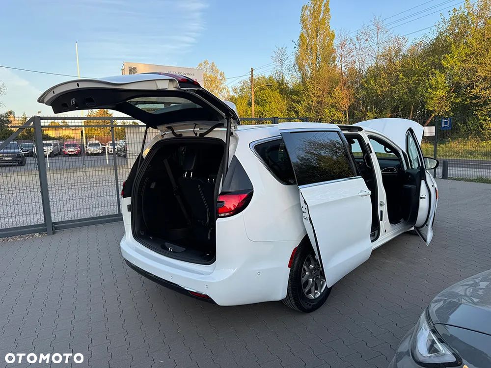 Chrysler Pacifica - 19