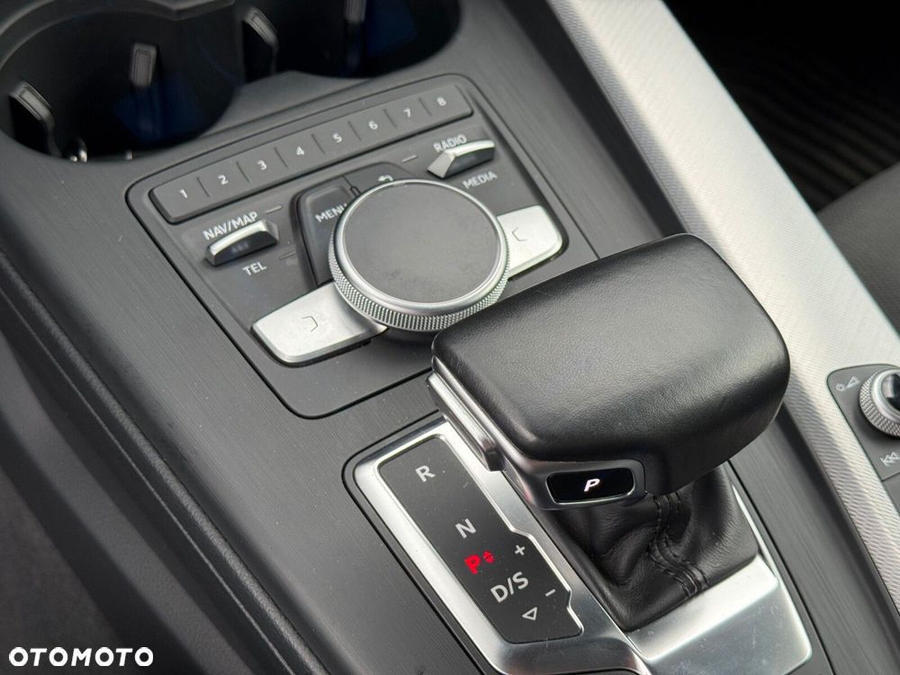 Audi A4 Avant 45 TFSI S tronic - 16