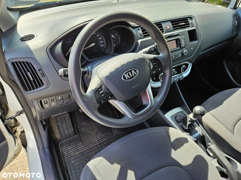 Kia Rio 1.2 M - 11
