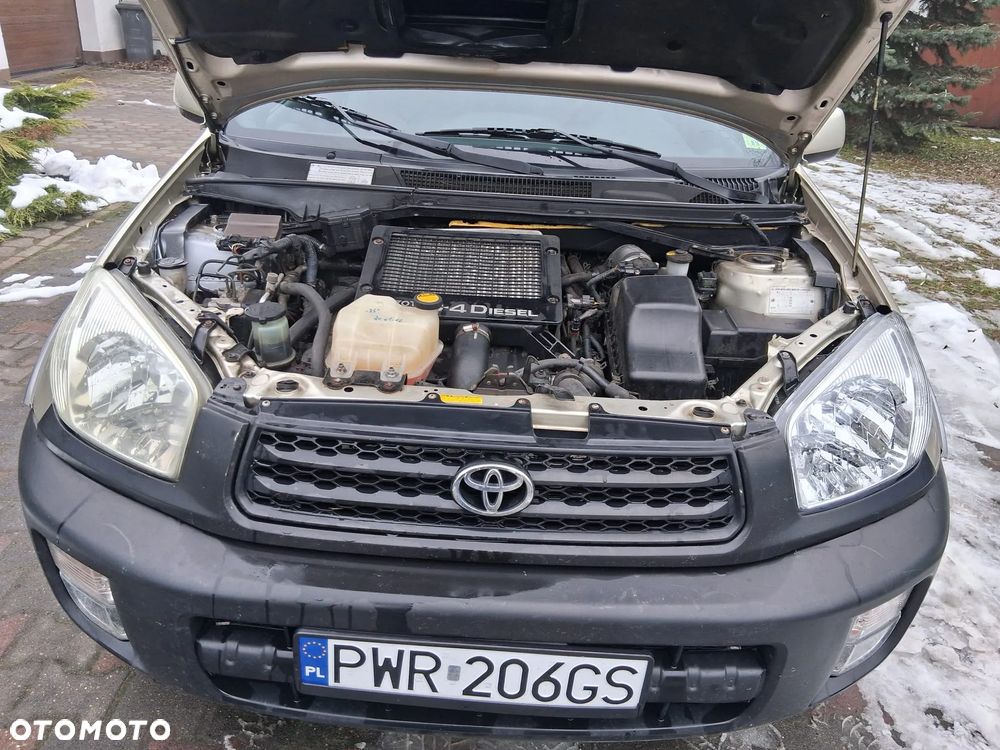 Toyota RAV4 D-4D 4x4 - 13