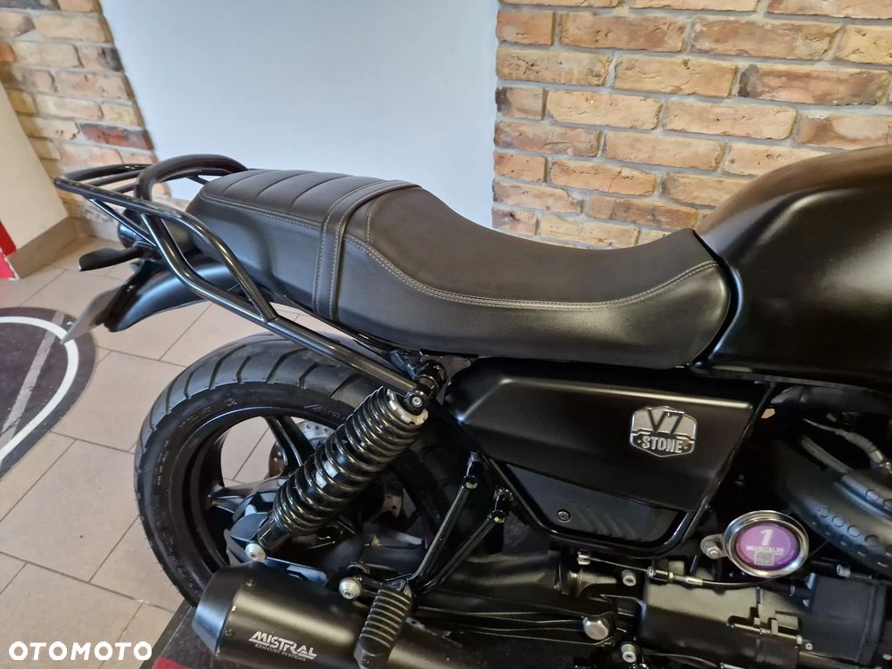 Moto Guzzi V7 - 27