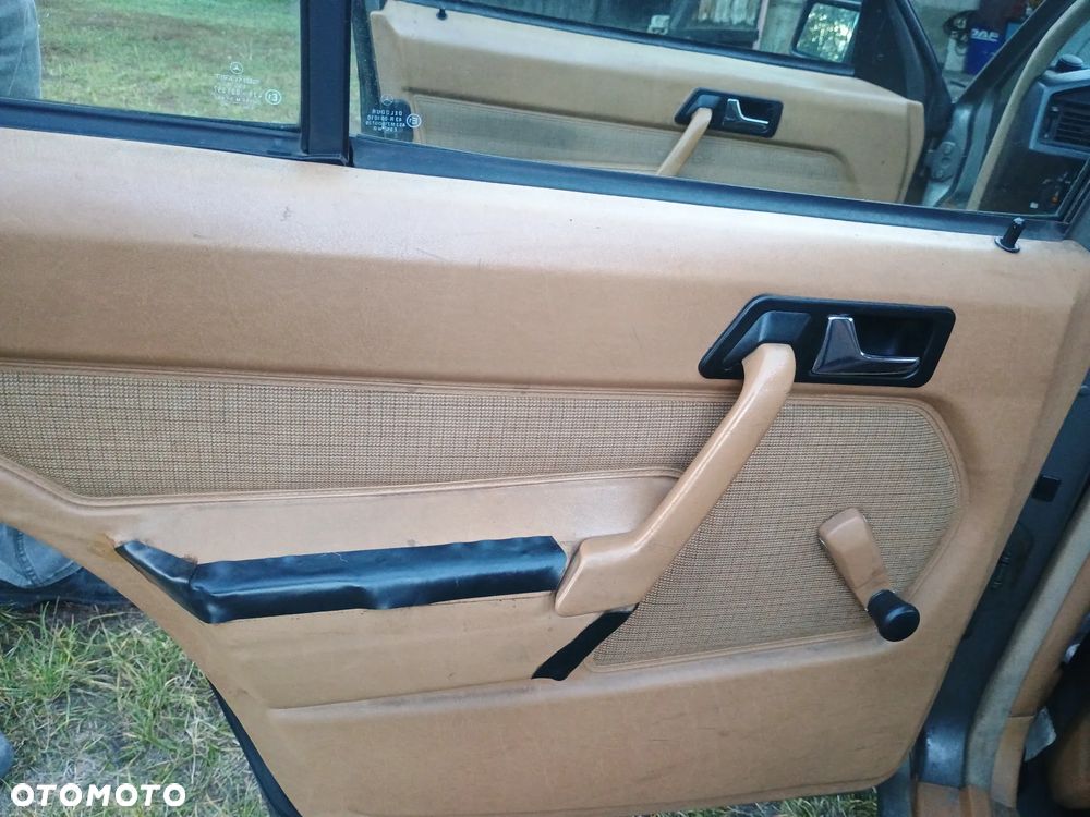 Mercedes-Benz W201 (190) - 22