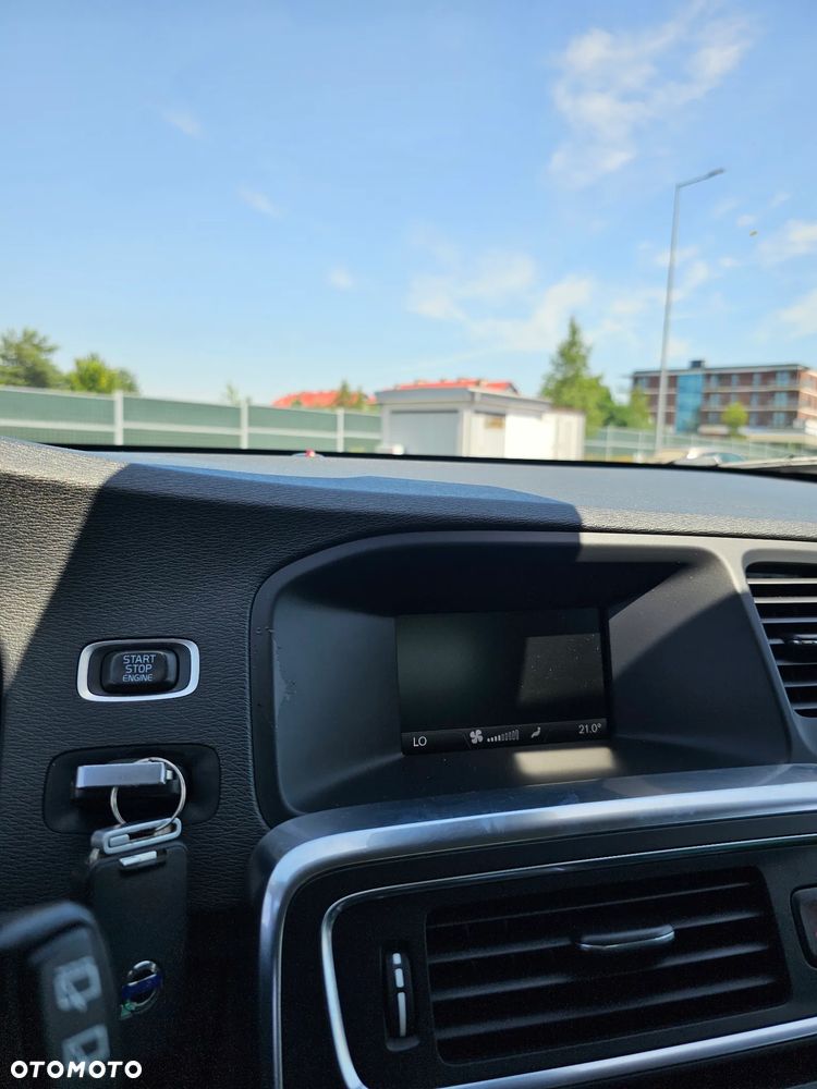 Volvo V60 D4 Momentum - 10