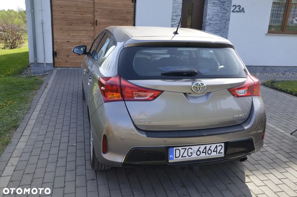 Toyota Auris 1.6 Dynamic - 4