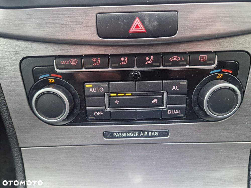 Volkswagen Passat Variant 1.8 TSI Comfortline - 22