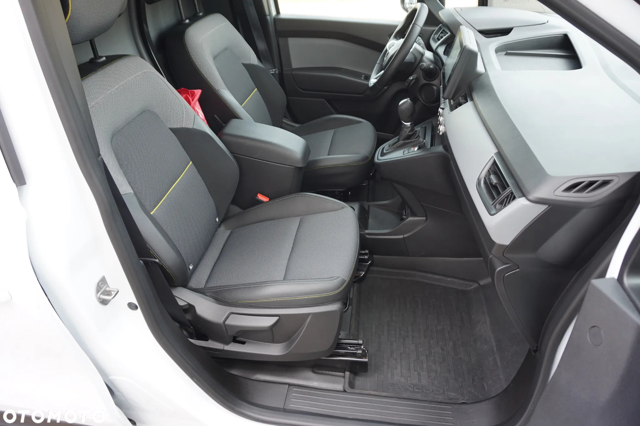 Renault KANGOO - 11