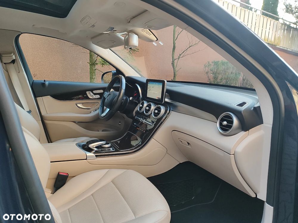 Mercedes-Benz GLC 300 4Matic 9G-TRONIC Exclusive - 16