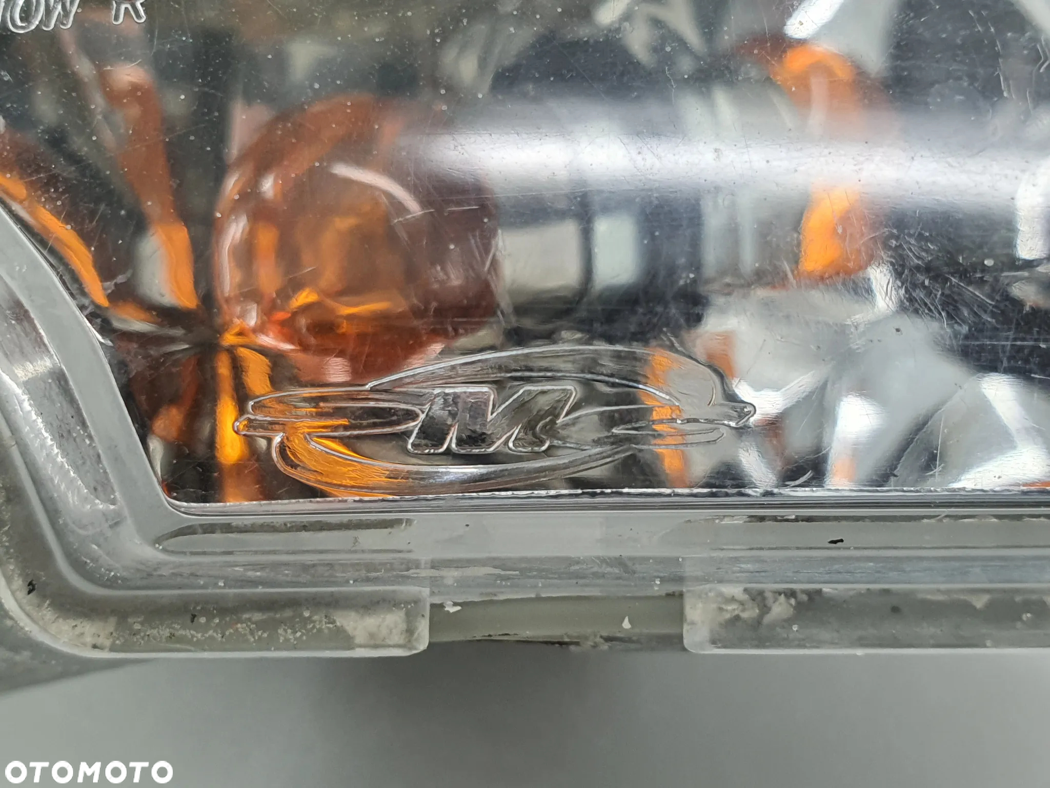 KIERUNKOWSKAZ PRAWY MIGACZ SMC 700 ARGON JUMBO 700 - 9