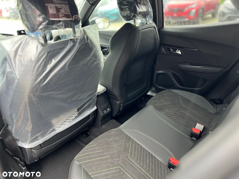 Peugeot 2008 PureTech mHEV GT e-DCS6 - 8