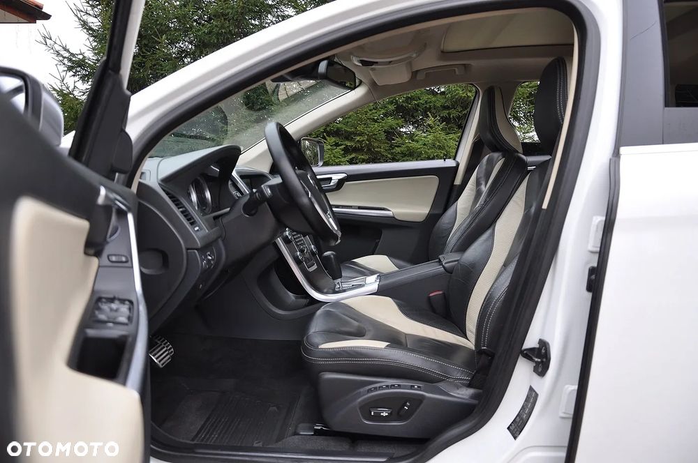 Volvo XC 60 D4 Geartronic RDesign - 19