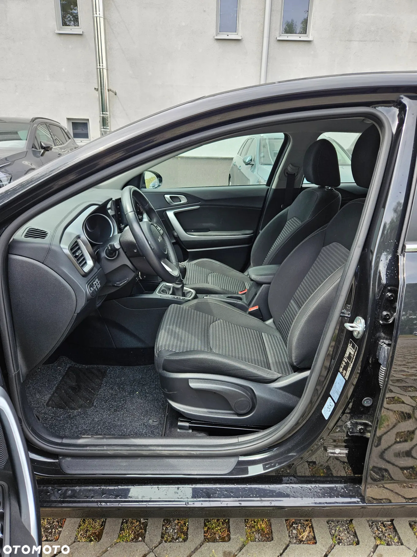 Kia Ceed 1.5 T-GDI M - 12