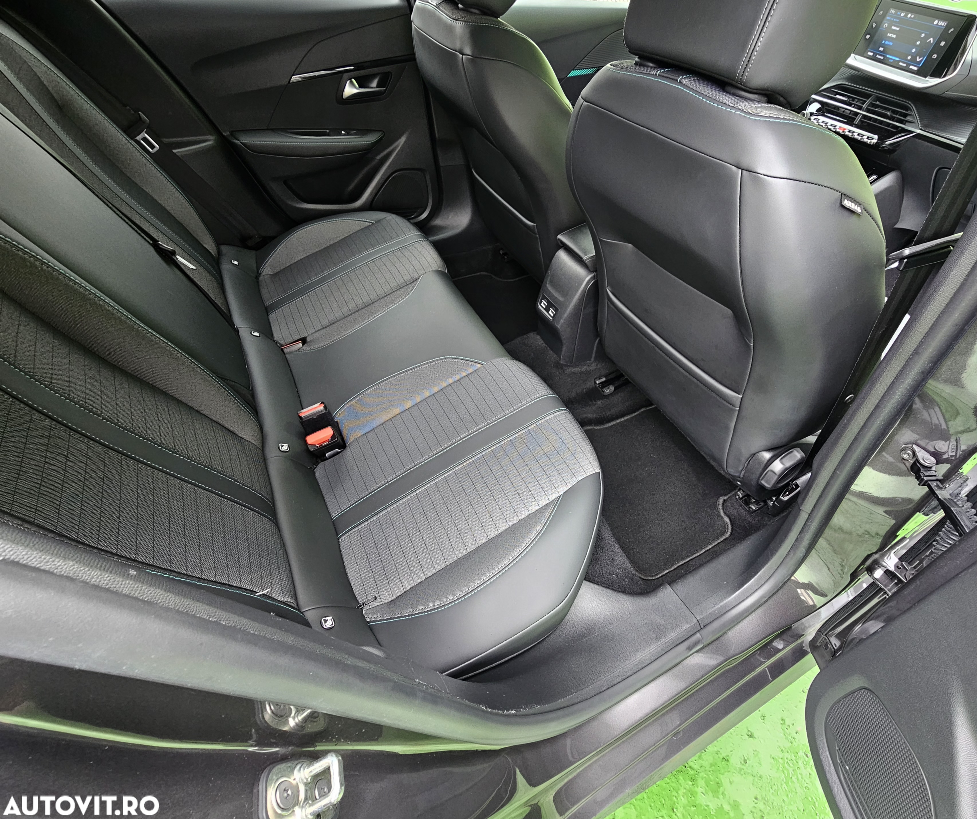 Peugeot 208 PureTech 100 EAT8 Active Pack - 17