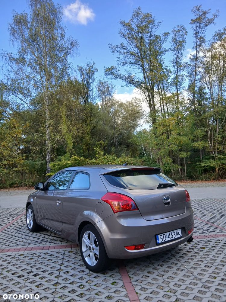 Kia Ceed 1.6 Comfort + - 6
