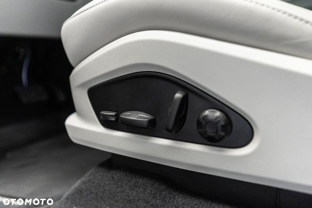 Porsche Macan 4 100kWh - 28