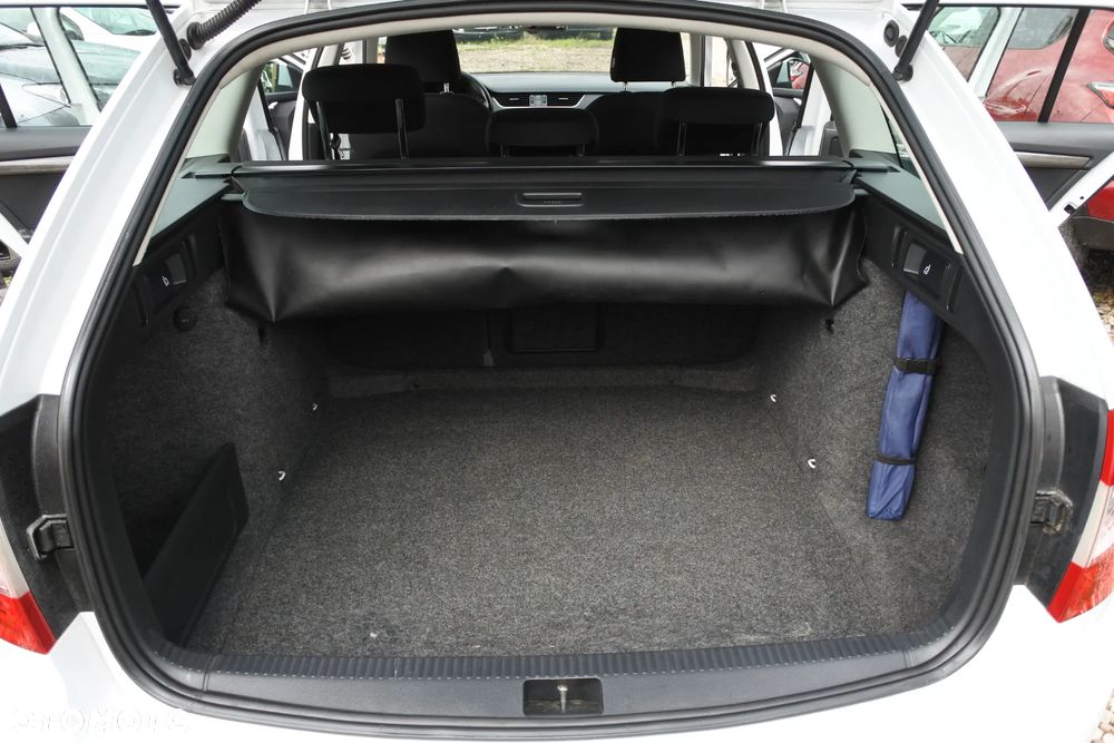Skoda Octavia Scout 2.0 TDI 4x4 DSG - 13
