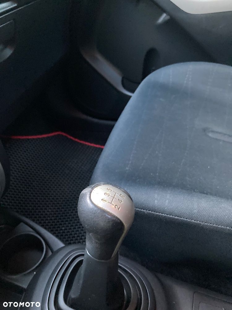 Toyota Yaris 1.3 Luna A/C - 11