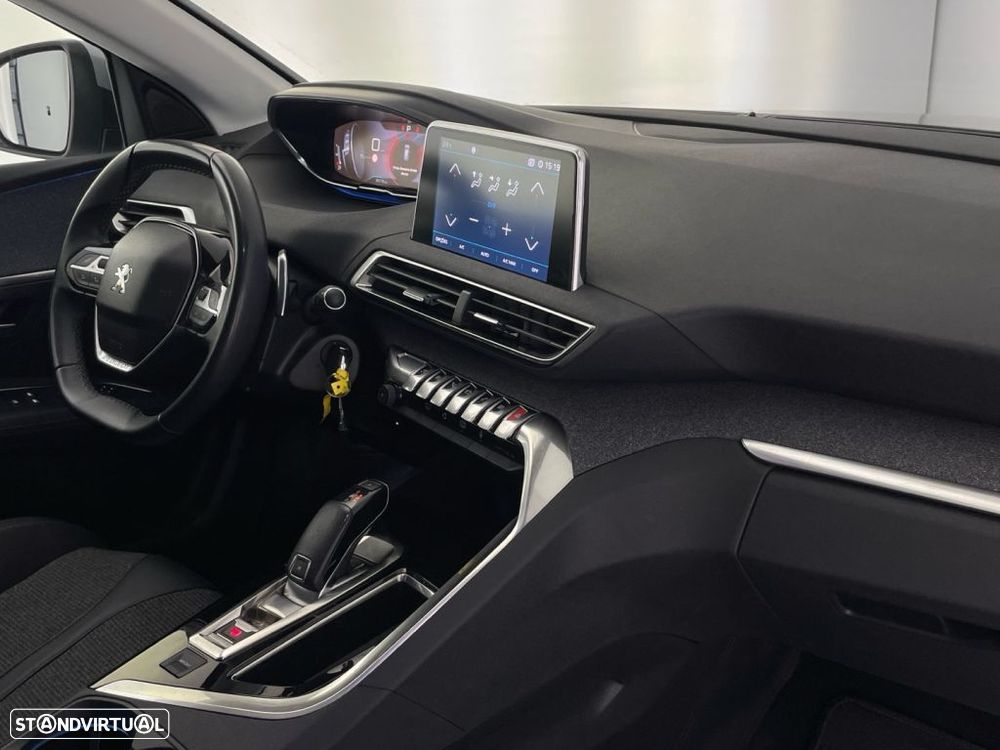 Peugeot 3008 1.2 PureTech Allure EAT6 - 24