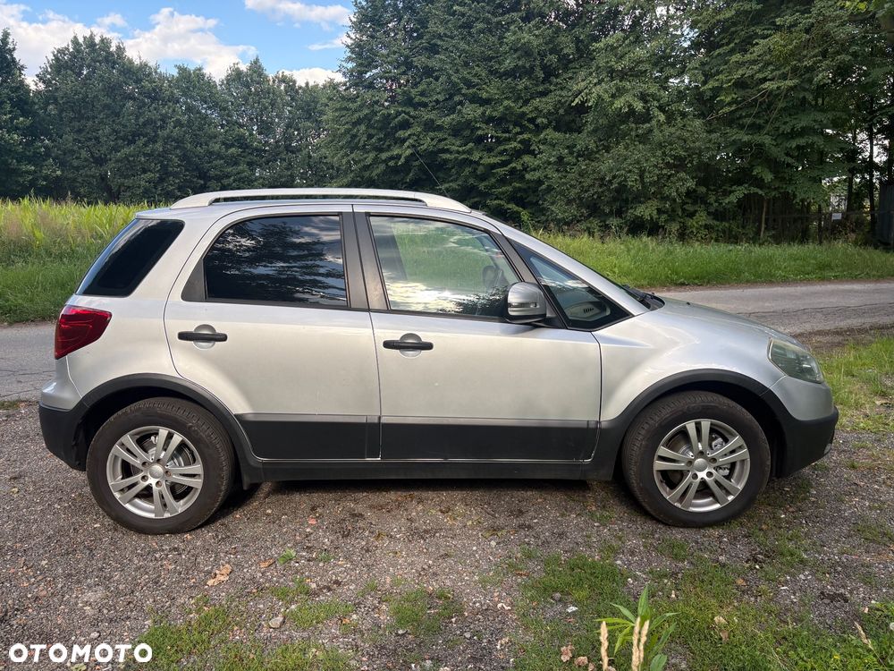 Suzuki SX4 Classic 1.6 VVT 4x4 Club - 4