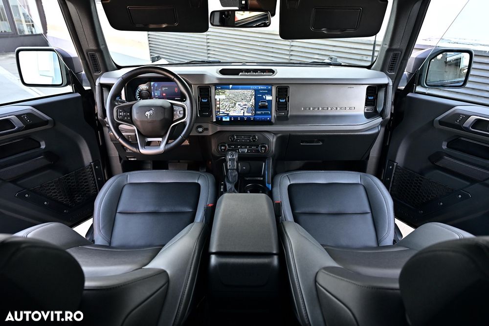 Ford Bronco - 8