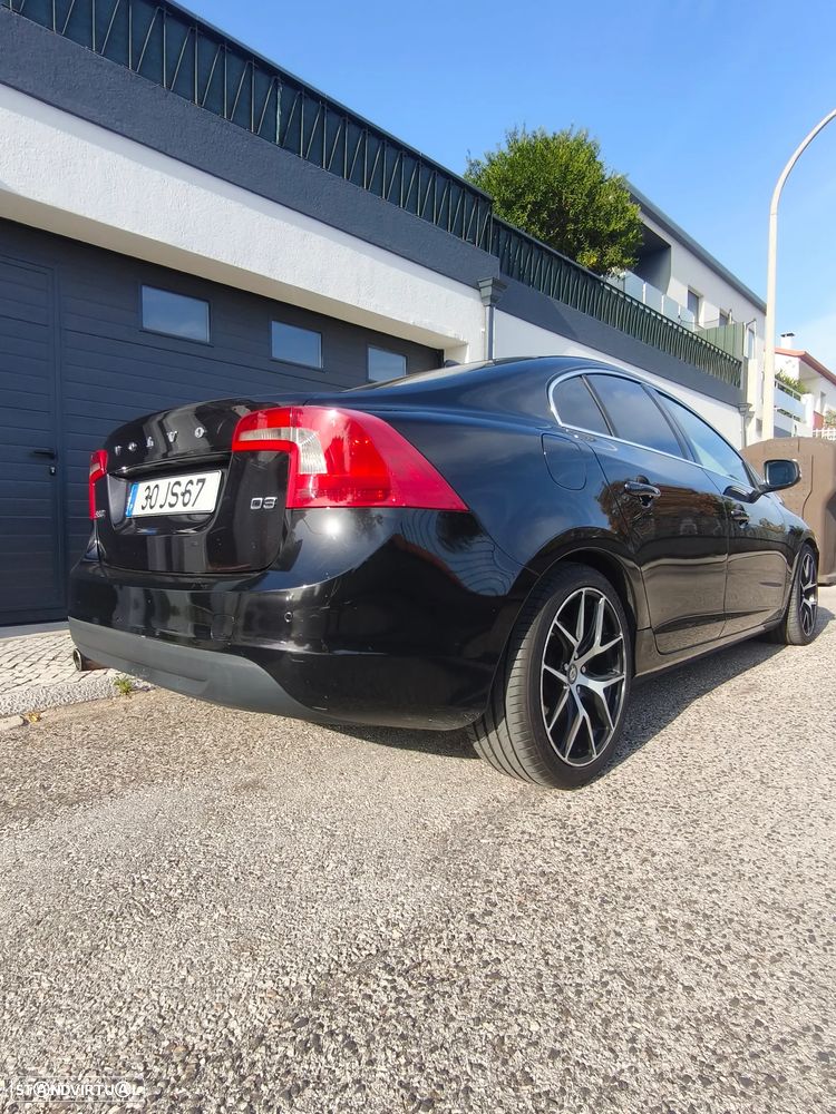 Volvo S60 2.0 D3 Momentum - 3