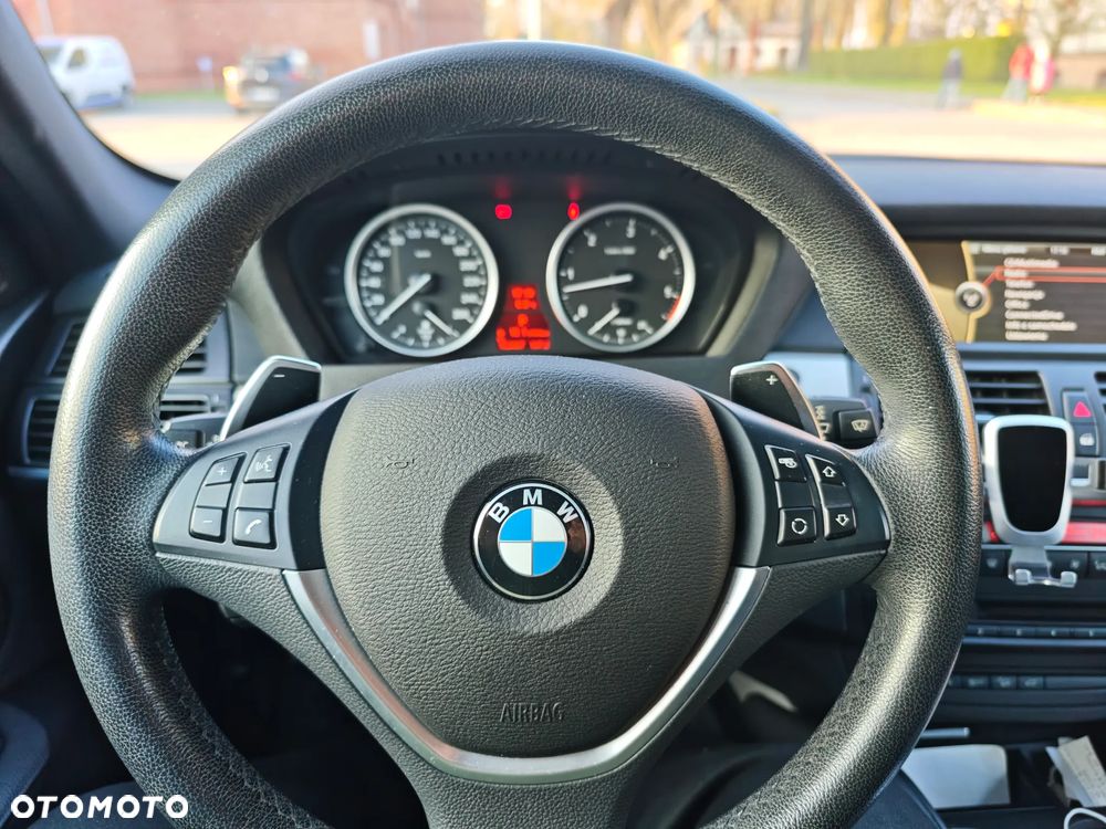 BMW X6 - 25