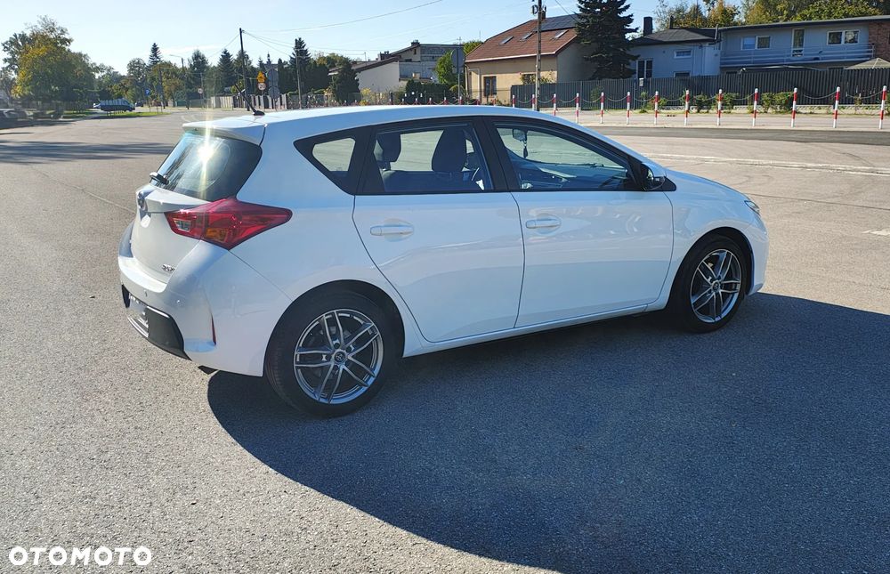 Toyota Auris - 8