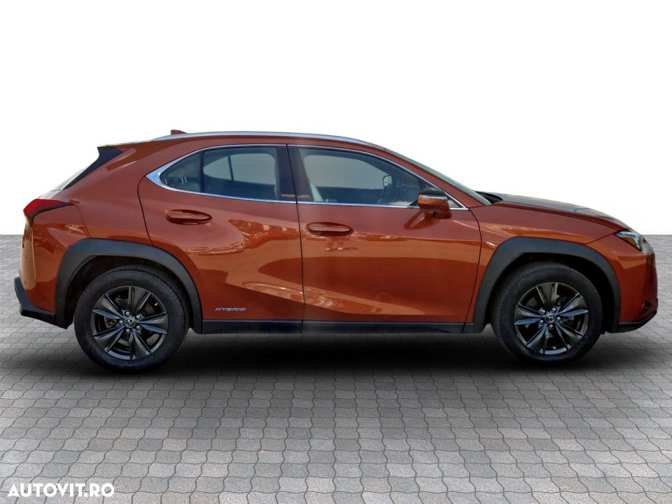 Lexus UX - 7