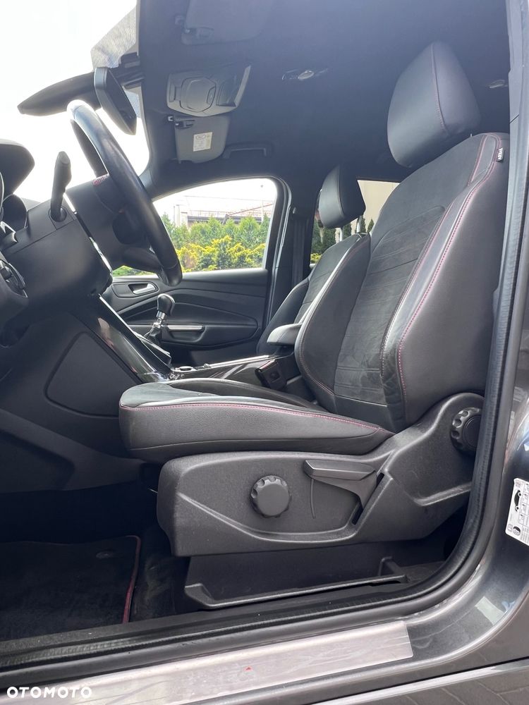 Ford Kuga 2.0 TDCi AWD ST-Line - 25