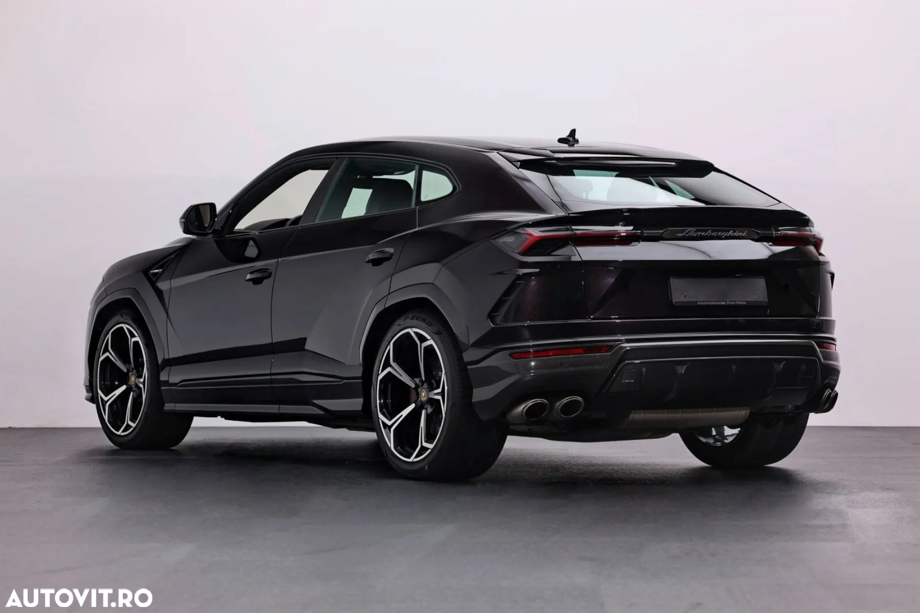 Lamborghini URUS Standard - 5