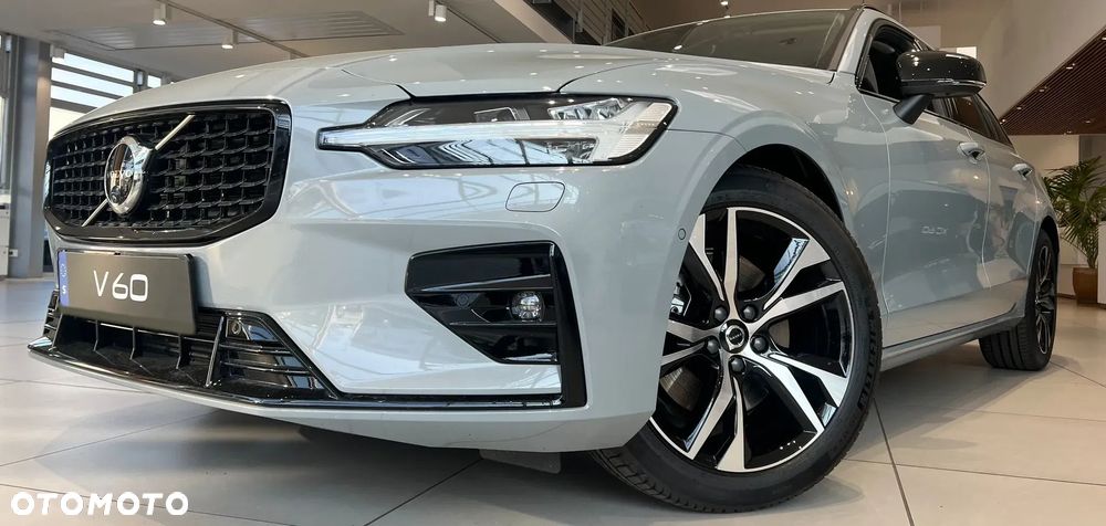 Volvo V60 2025 photo 2
