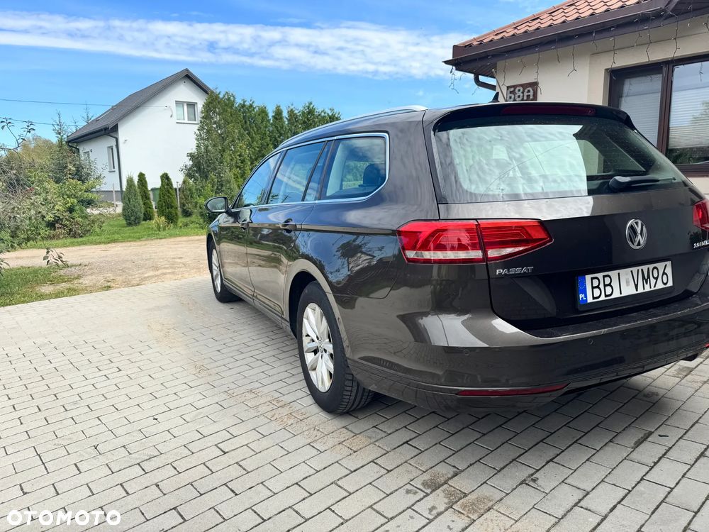 Volkswagen Passat Variant 2.0 TDI SCR BlueMotion Highline - 5