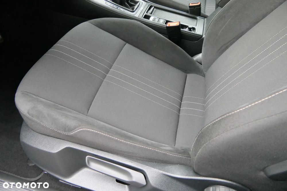 Volkswagen Golf 2.0 BlueTDI 4Motion Comfortline - 17