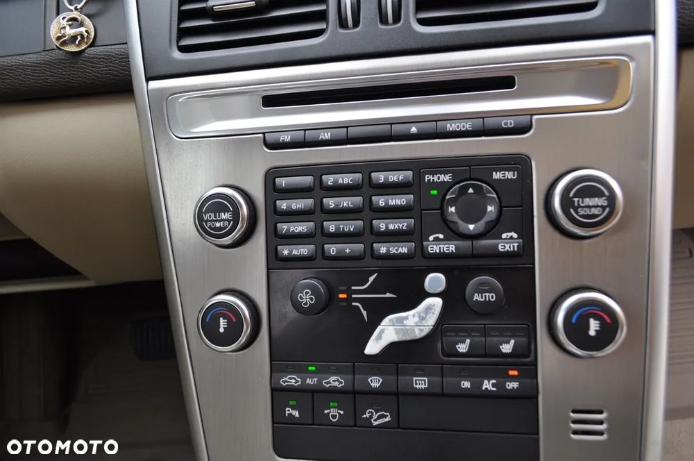 Volvo XC 60 - 25