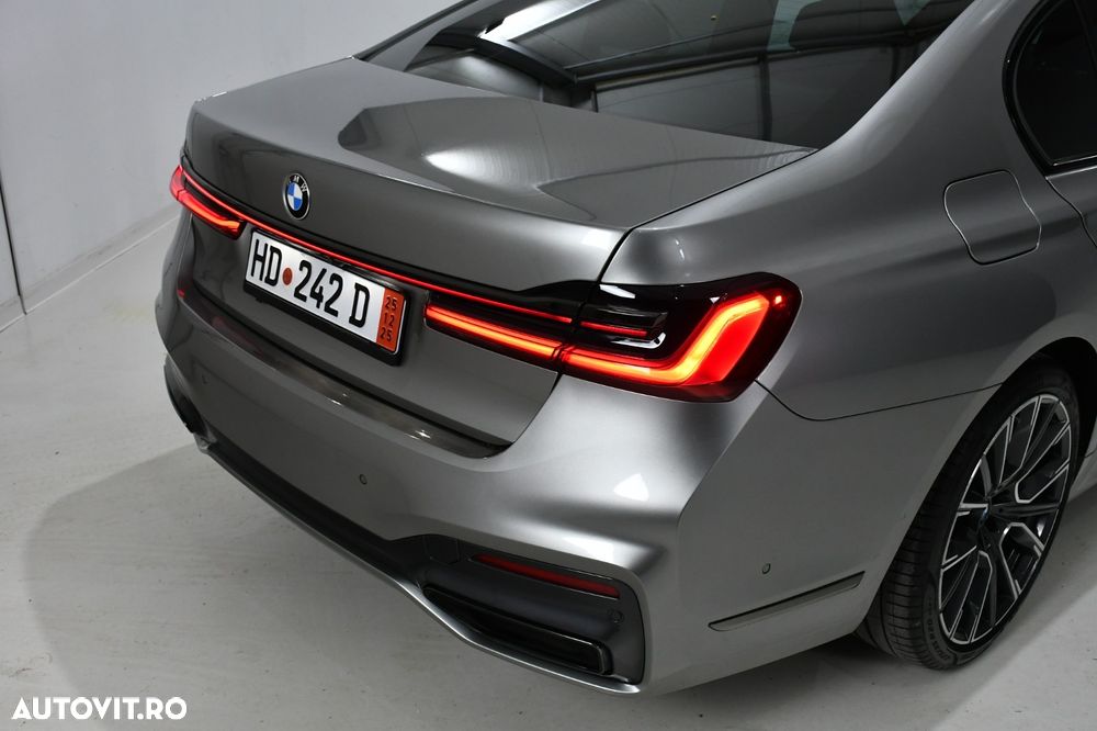 BMW Seria 7 730d xDrive MHEV - 15
