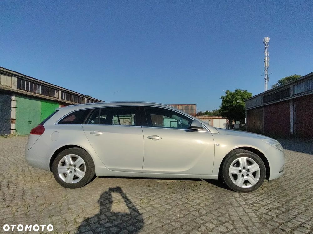 Opel Insignia 1.8 - 9