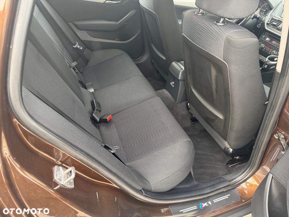 BMW X1 sDrive18d xLine - 24