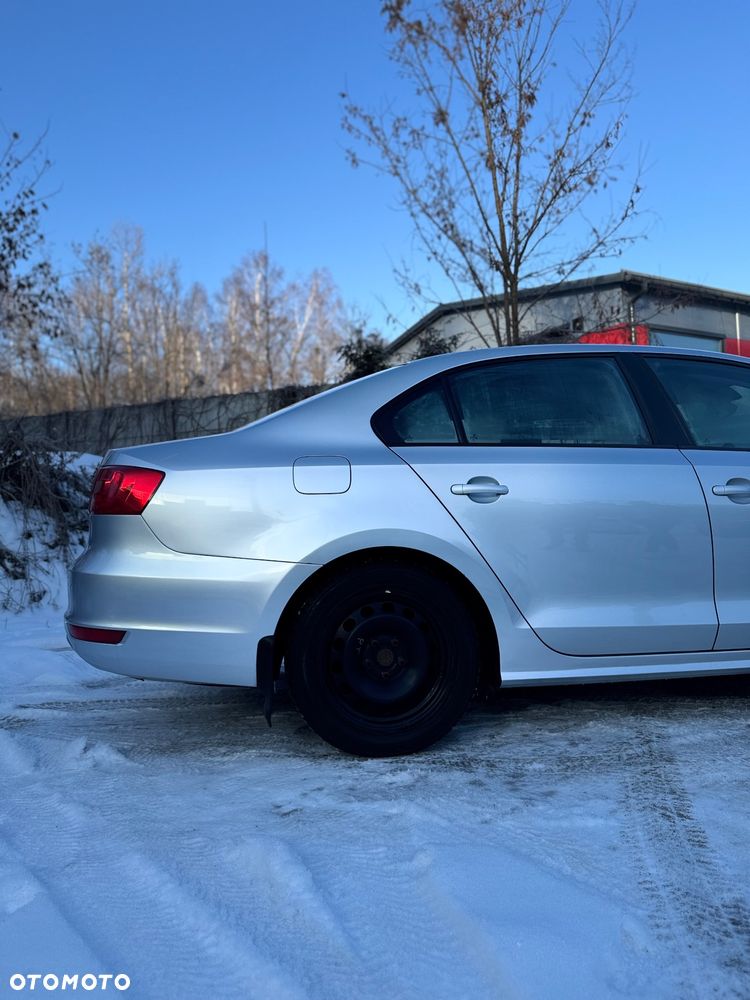 Volkswagen Jetta 1.6 TDI Trendline - 3