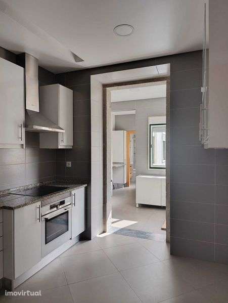 Arrendamento T2 c/ Terraço - Grande imagem: 2/9