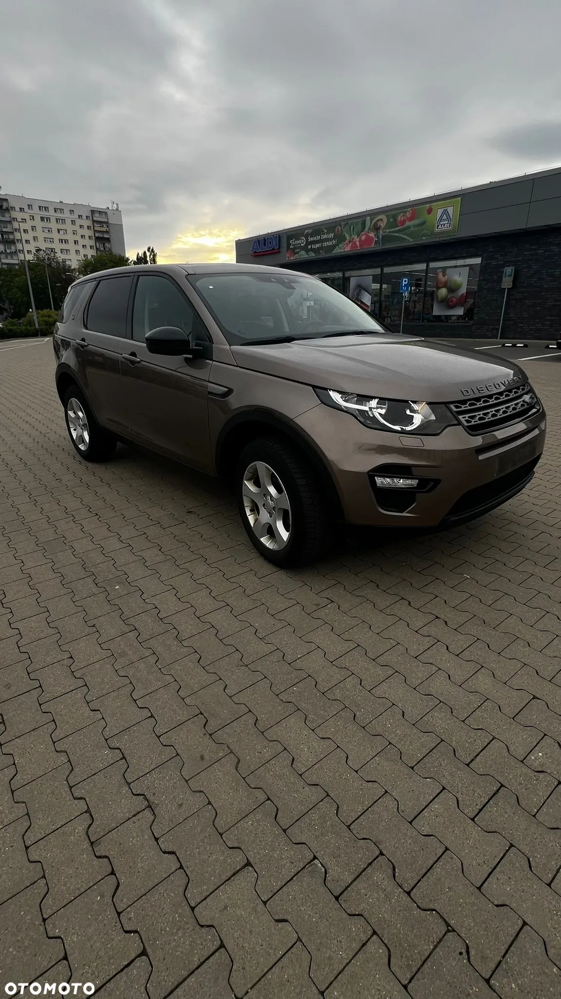 Land Rover Discovery Sport 2.0 eD4 HSE - 8